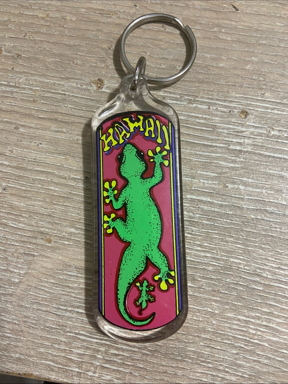 Vintage Hawaii Gecko Keychain - Neon Green on Pink